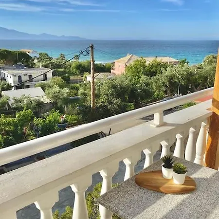 Airy Flat At Xenios Avlais Apartment *
