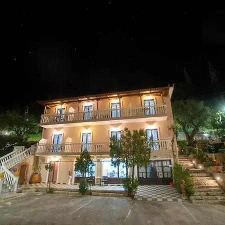 Airy Flat At Xenios Avlais